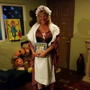 Mother hen Halloween Costume